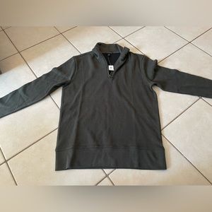 New Banana Republic Men’s Green sweater. Size medium. New with Tags!